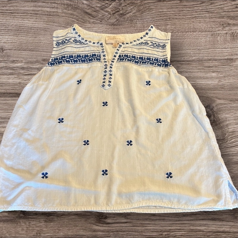Skies Are Blue Women’s Sleeveless Light Embroidered Top Blue White Medium